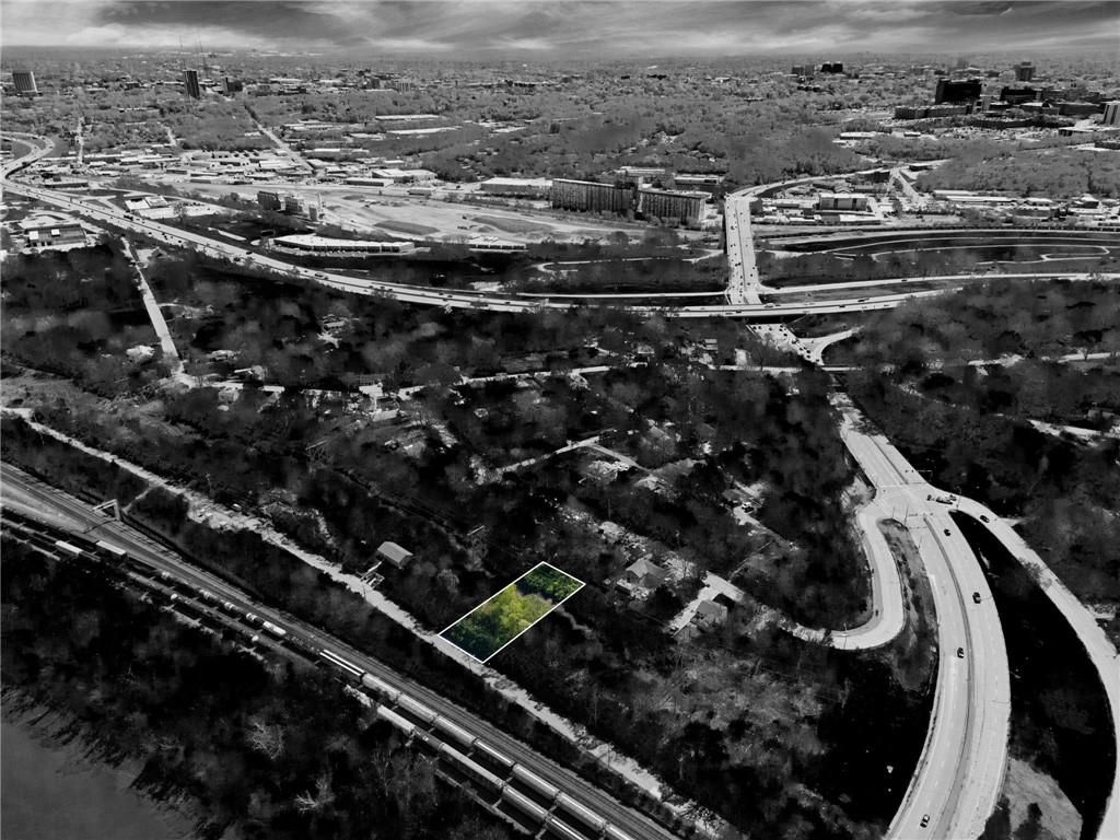 Photo of 573 Metropolitan Avenue, Kansas City, KS 66103 (MLS # 2614912)