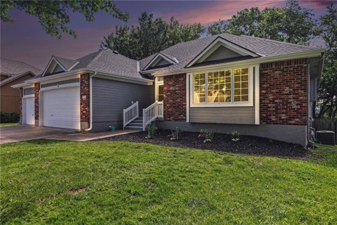 414 Eagle Glen Drive, Raymore, MO 64083 - MLS#: 2620087