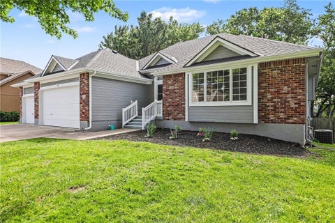 414 Eagle Glen Drive, Raymore, MO 64083 - #: 2620087