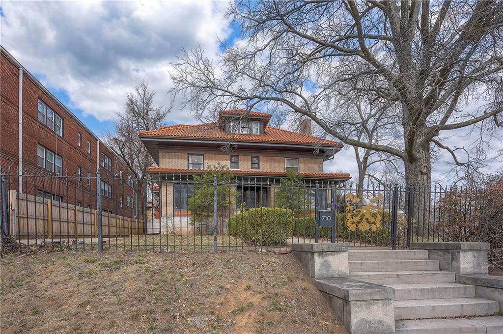 710 E Armour Boulevard