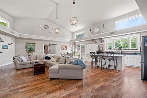 4815 Cheyenne Lane McLouth KS 66054