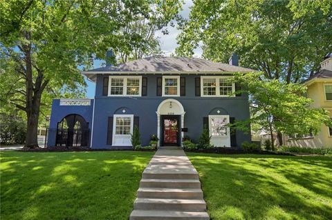 Photo of 6450 Pennsylvania Avenue, Kansas City, MO 64113 (MLS # 2628249)