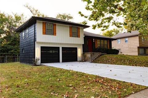 8008 Hardy Avenue, Raytown, MO 64138 - #: 2576529