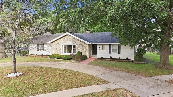 7206 W 101ST TER, OVERLAND PARK, KS 66212 - Image 2d7fa63aa5aeeeed69689be8b86a08a8/3882271143