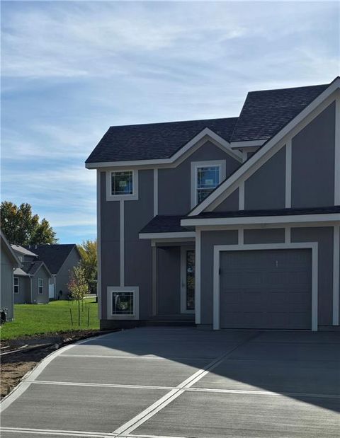 509/511 W Smith Street Spring Hill KS 66083