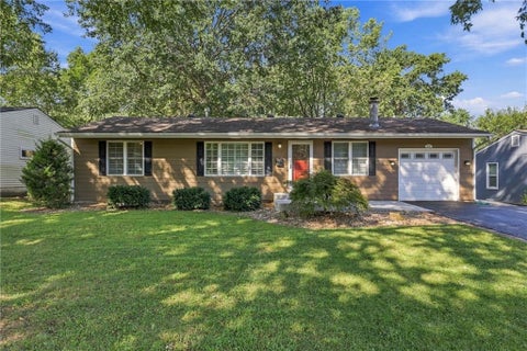 Photo of 7426 Beverly Street, Overland Park, KS 66204 (MLS # 2642004)