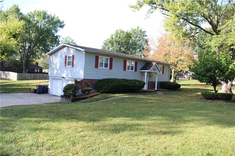 Photo of 15323 Rickel Drive, Basehor, KS 66007 (MLS # 2582640)