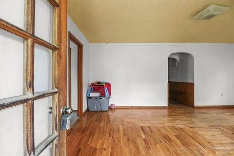Photo of 1839 Poplar Street, Lexington, MO 64067 (MLS # 2621091)