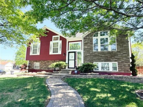 Photo of 5007 S Powell Avenue, Blue Springs, MO 64015 (MLS # 2615716)