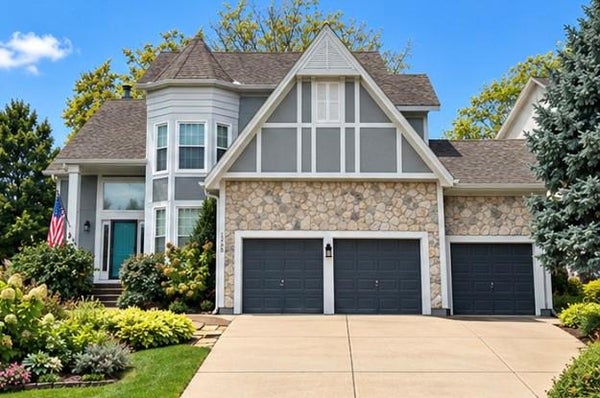 12258 S GALLERY ST, OLATHE, KS 66062 - Image 2e116a7f664ebc68b98766d3be04e51f/1232366368