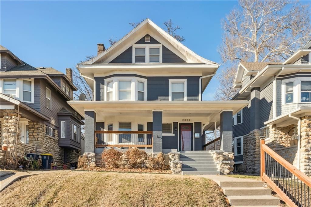 Photo of 2824 Tracy Avenue, Kansas City, MO 64109 (MLS # 2592236)