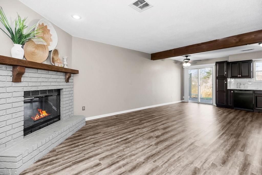 Photo of 228 SW Pinetree Lane, Lees Summit, MO 64063 (MLS # 2592231)