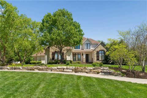 Photo of 13917 Mastin Street, Overland Park, KS 66213 (MLS # 2613968)