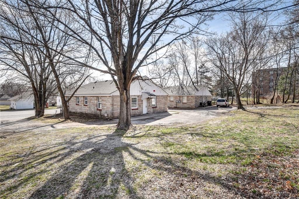 724 N Noland Road