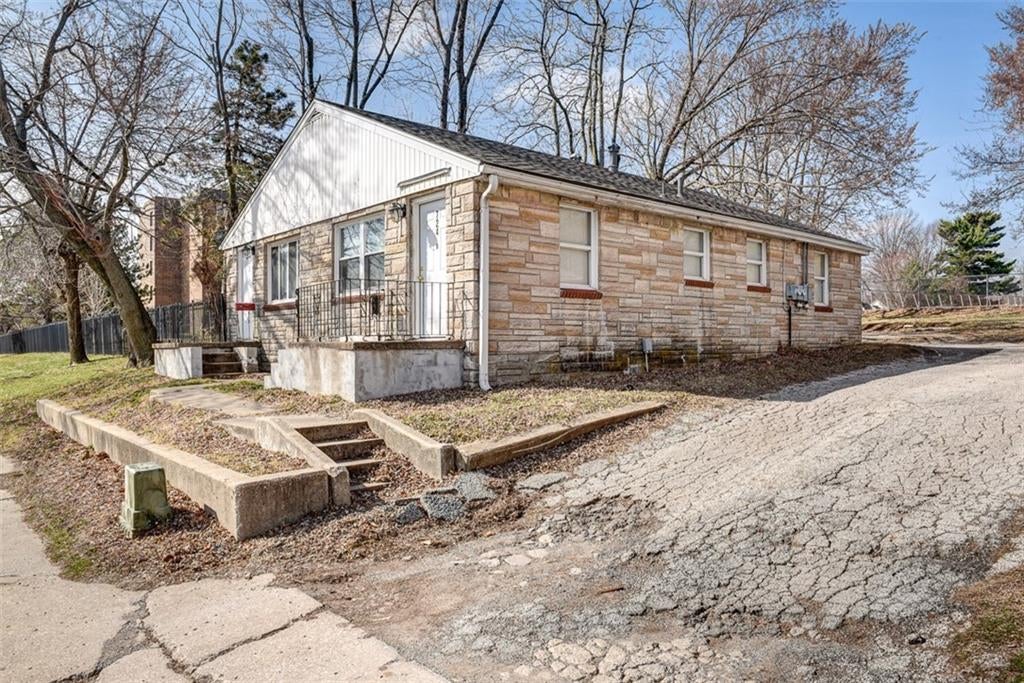 724 N Noland Road