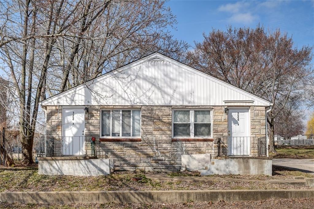 724 N Noland Road