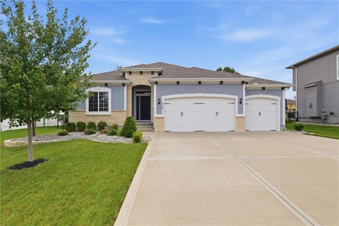 Photo of 4520 SW Nautilus Place, Lees Summit, MO 64082 (MLS # 2623469)