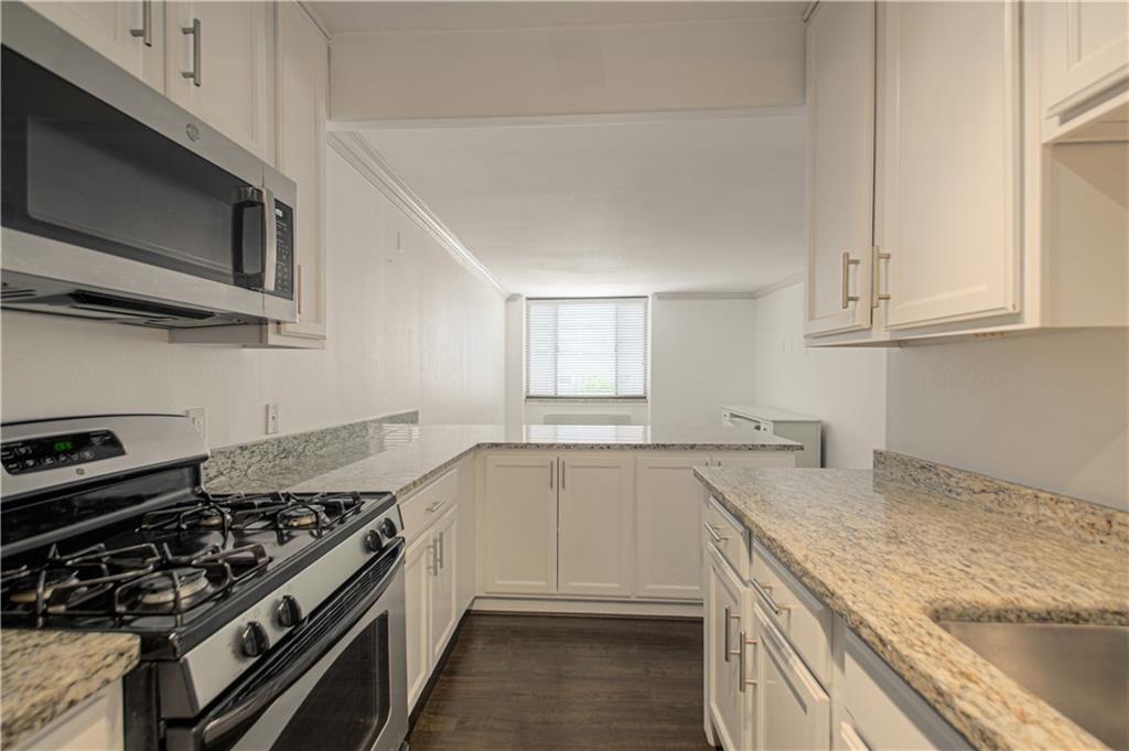 700 E 8th Street #7G
