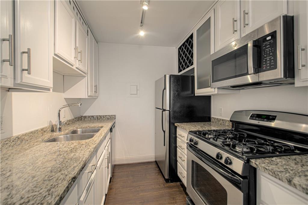 700 E 8th Street #7G