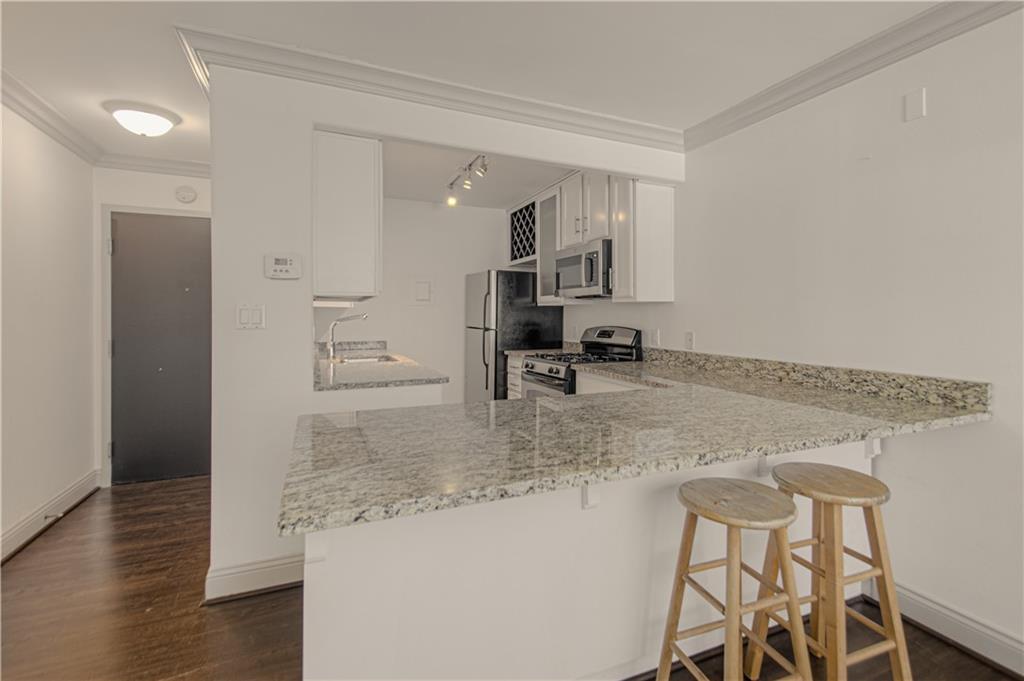 700 E 8th Street #7G