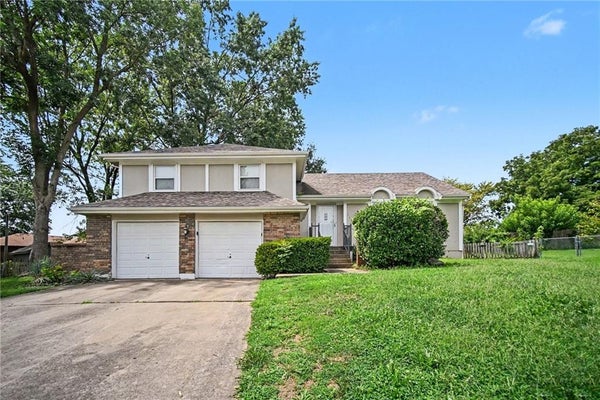11901 E 54TH TER, KANSAS CITY, MO 64133 - Image 2eb9a5935f557cd1cd51066efb22812e/273029528