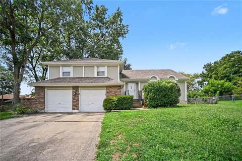 Photo of 11901 E 54th Terrace, Kansas City, MO 64133 (MLS # 2637201)