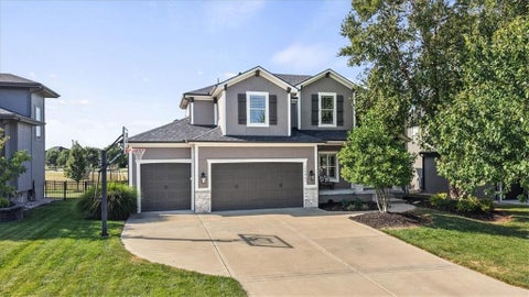 Photo of 20867 W 108th Street, Olathe, KS 66061 (MLS # 2631749)