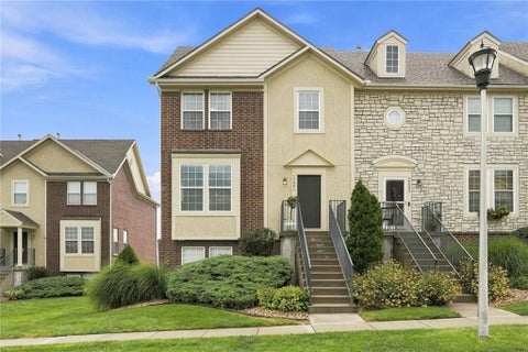 Photo of 12321 S Tallgrass Drive, Olathe, KS 66061 (MLS # 2637435)