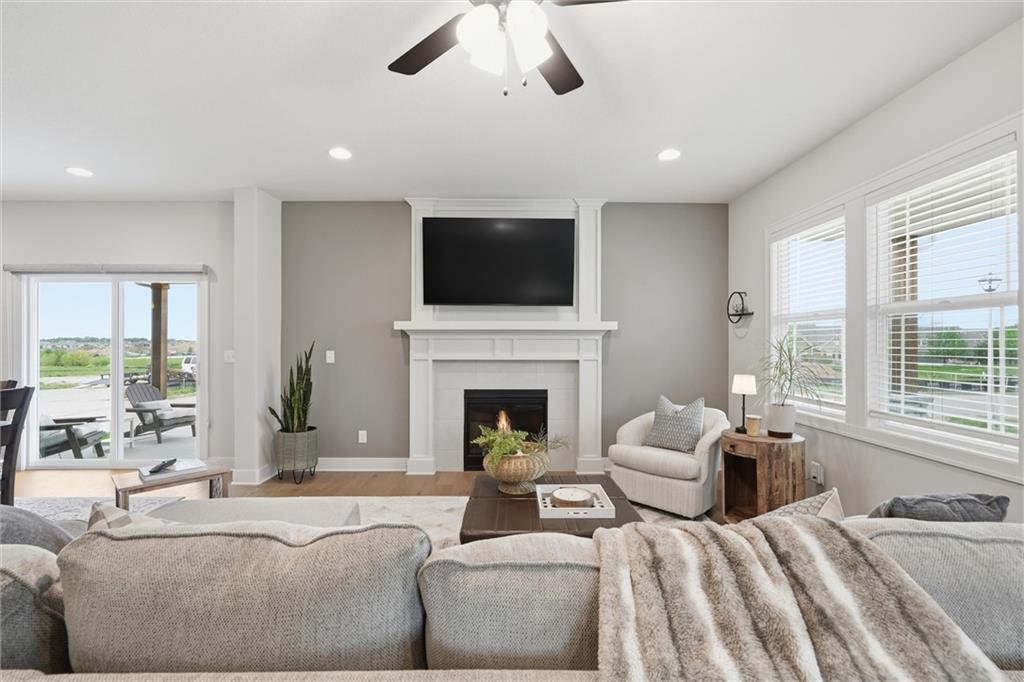 16872 W 164th Terrace