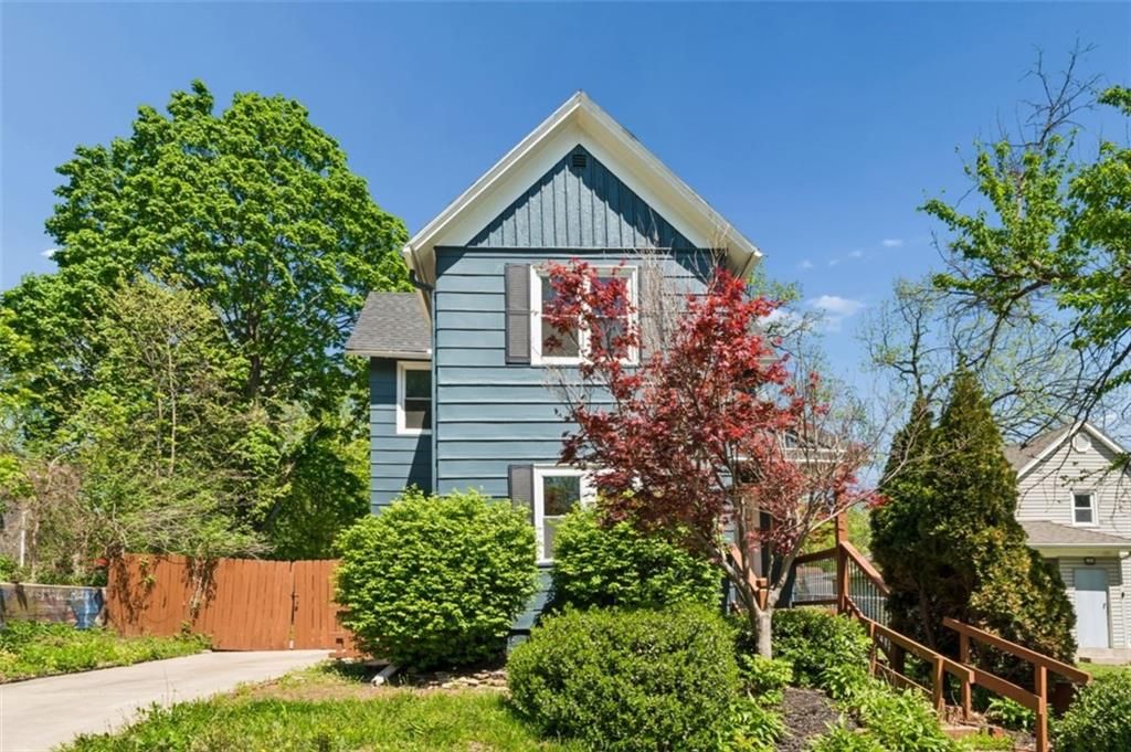 Photo of 714 Prospect Street, Leavenworth, KS 66048 (MLS # 2616359)