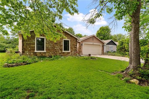 Photo of 133 Tumbleweed Drive, Lawrence, KS 66049 (MLS # 2617763)
