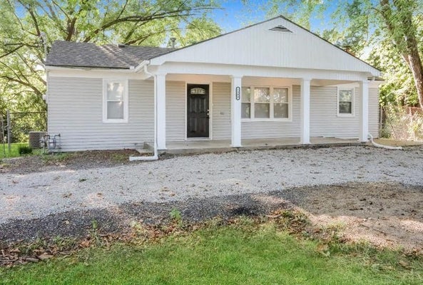 1904 N KENDALL RD, INDEPENDENCE, MO 64058 - Image 2f125dec6adc00a8f3a0e5ff23d49897/3227071704