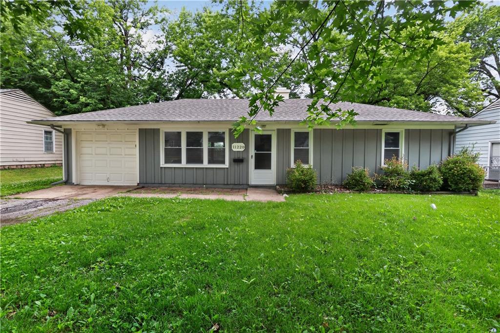 Photo of 11220 Marsh Avenue, Kansas City, MO 64134 (MLS # 2618672)