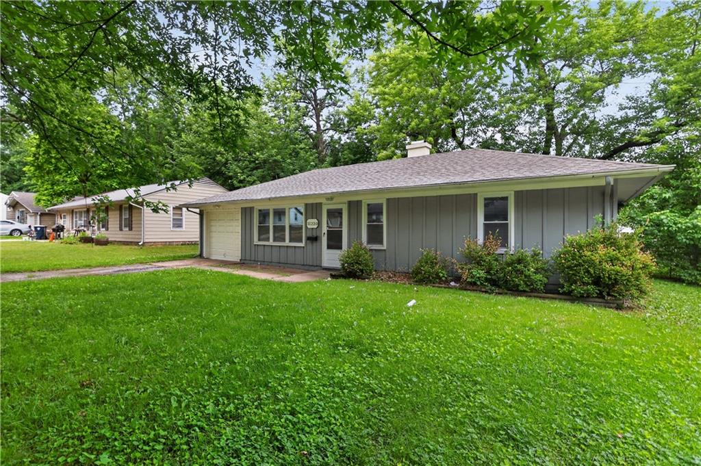 Photo of 11220 Marsh Avenue, Kansas City, MO 64134 (MLS # 2618672)