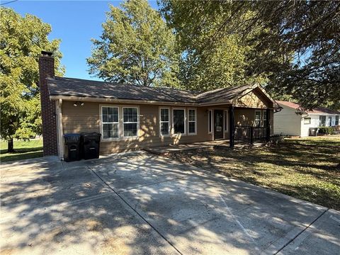 1413 COUNTRY CLUB Drive Pleasant Hill MO 64080