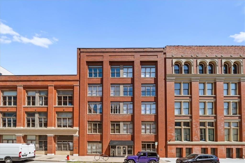 306 W 7th Street 305