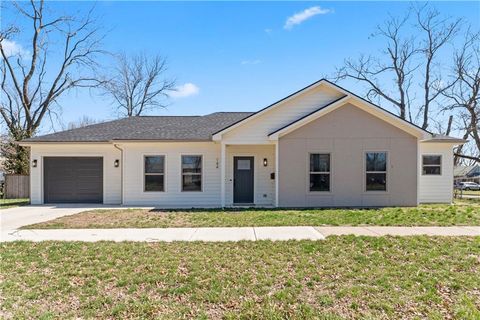 144 Pacific Avenue, Osawatomie, KS 66064 - MLS#: 2570165
