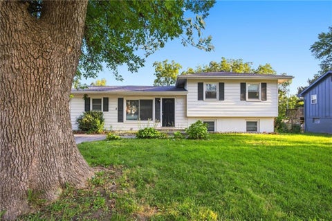 Photo of 204 Meade Street, Liberty, MO 64068 (MLS # 2640413)