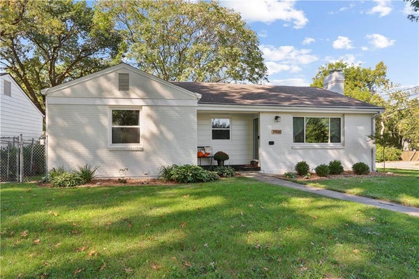 7900 PENNSYLVANIA AVE, KANSAS CITY, MO 64114 - Image 2f7d8f0e2bdbc36dd8dbd4d33990a8dc/1640487323