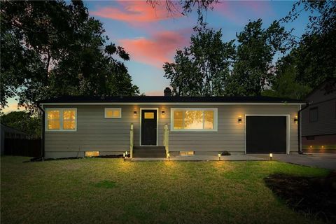 Photo of 4312 S James Street, Independence, MO 64055 (MLS # 2617234)