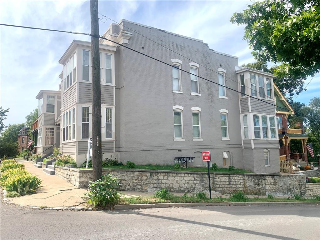 St Joseph, Missouri 64501, United States, ,Residential,Pending,48079