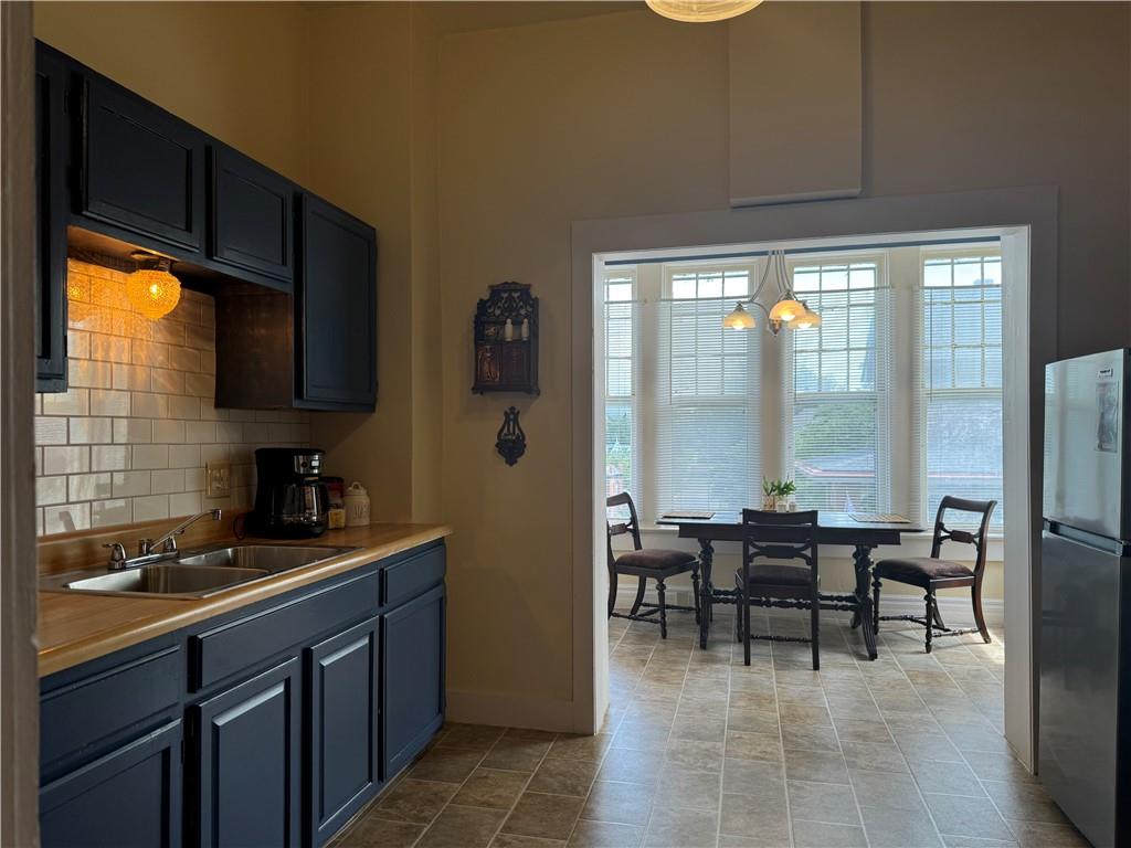 St Joseph, Missouri 64501, United States, ,Residential,Pending,48079