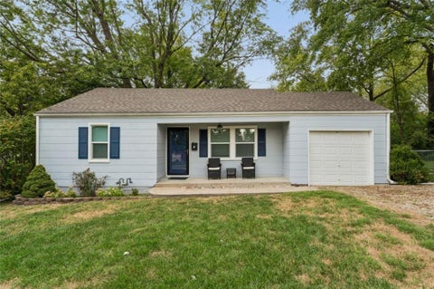 Photo of 2 Eavey Circle, Harrisonville, MO 64701 (MLS # 2644409)