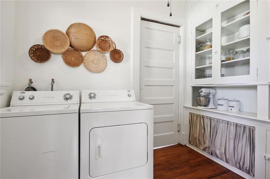 Listing images