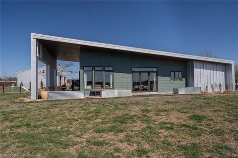 1564 N 450th Road Baldwin City KS 66006