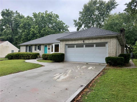 Photo of 8842 Foster Lane, Overland Park, KS 66212 (MLS # 2645377)