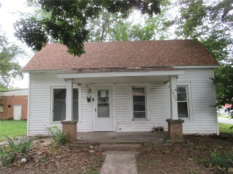 Photo of 1700 E 7th Street, Sedalia, MO 65301 (MLS # 2628390)