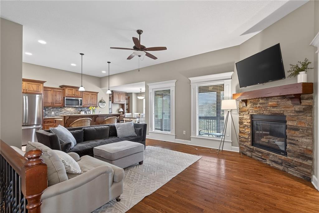 18302 W 194th Terrace