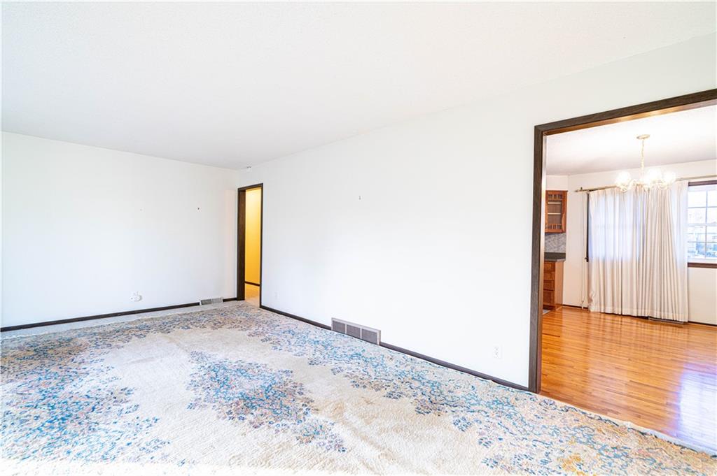 St Joseph, Missouri 64506, United States, 3 Bedrooms Bedrooms, ,3 BathroomsBathrooms,Residential,Contingent,28495