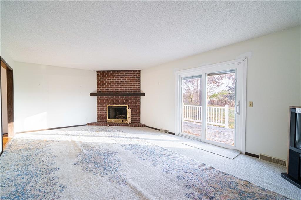 St Joseph, Missouri 64506, United States, 3 Bedrooms Bedrooms, ,3 BathroomsBathrooms,Residential,Contingent,28495